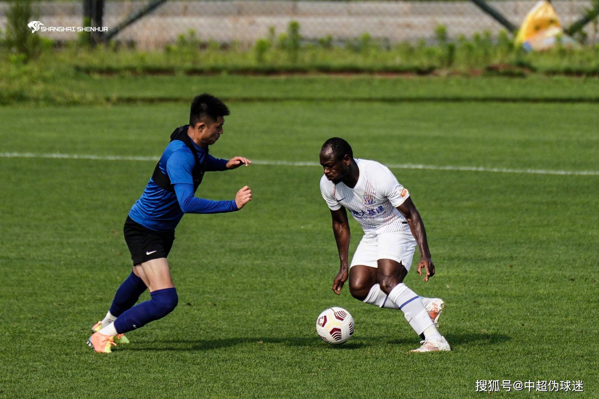 开云官网-赛前塞维利亚主帅复盘——英超节点到来，赛场秩序良好，赛程密集仍需轮换(塞维利亚赛程表)