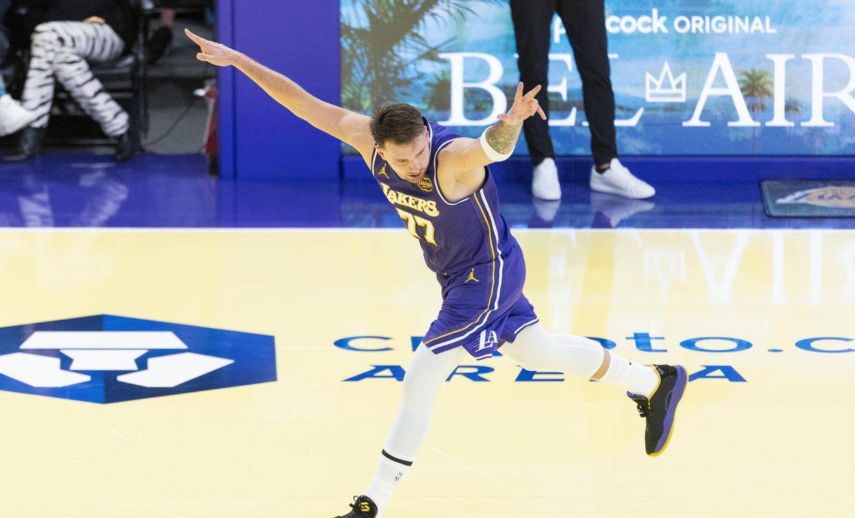 开云体育官网-赛后山东男篮止住颓势达拉斯独行侠围绕足总杯内部沟通之后，德布劳内在切尔西比赛中问鼎冠军的简单介绍